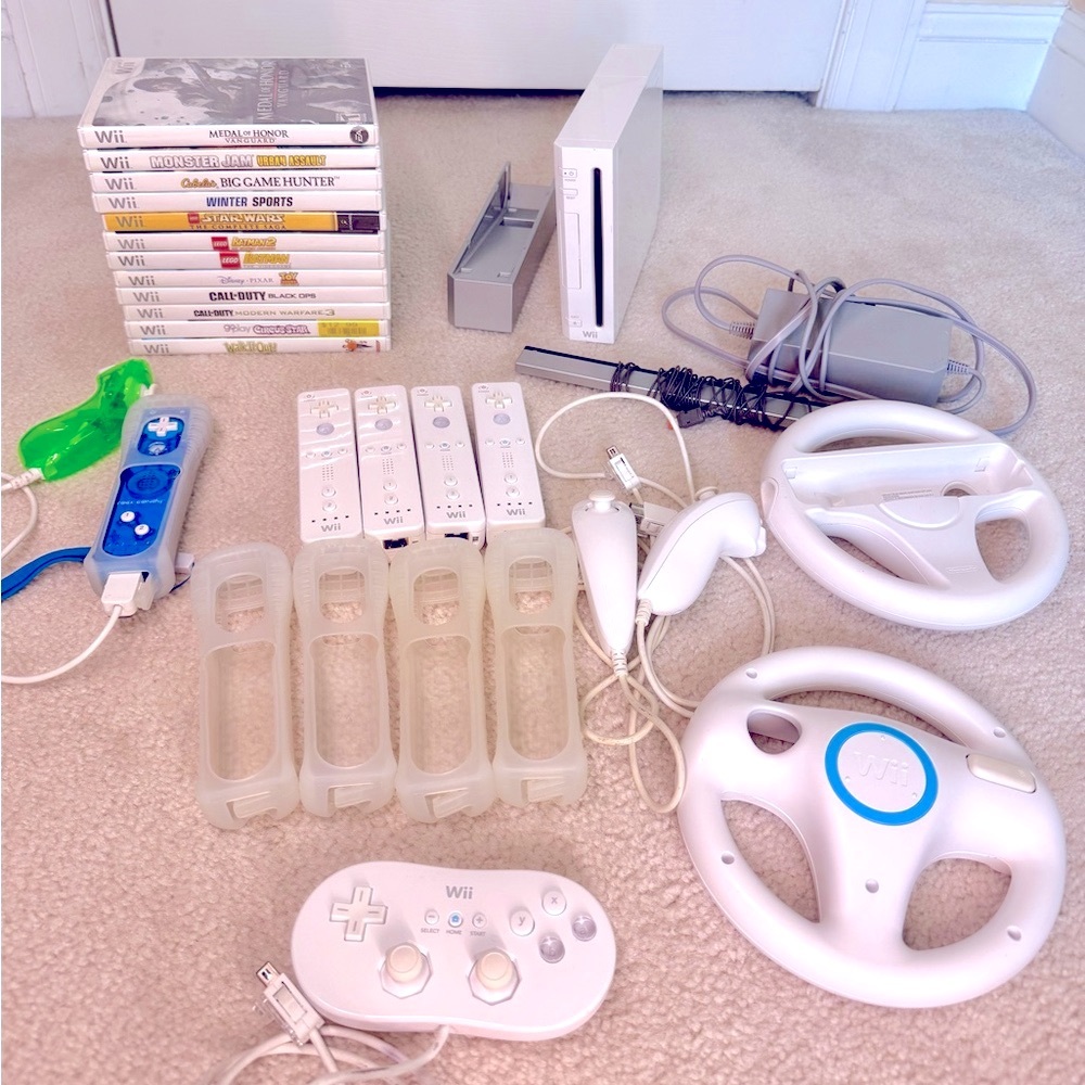 Nintendo Wii Console Big Bundle w/4 Controllers, Nunchucks, 2 Wheels, 12 Games